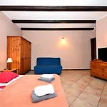 Privatunterkunft Wild House *