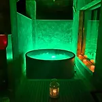 Wild House Privatunterkunft *